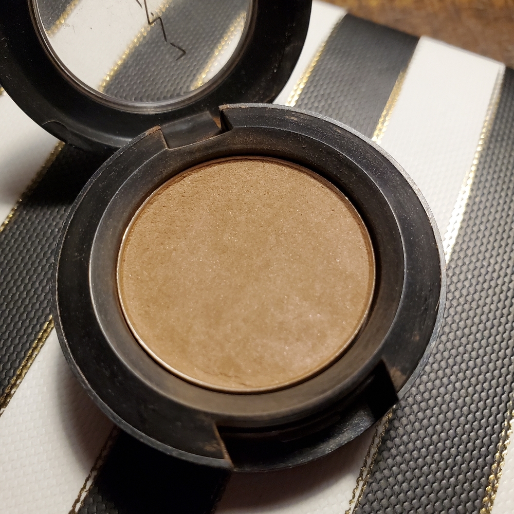 MAC Cosmetic Eyeshadow